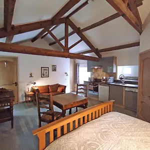  Apartment Headingley Hideaway