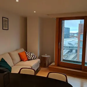  Apartment City Centre Apartment, 2Min From Train Station